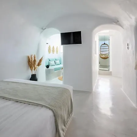 Hotel U & Me Fira (Santorini)